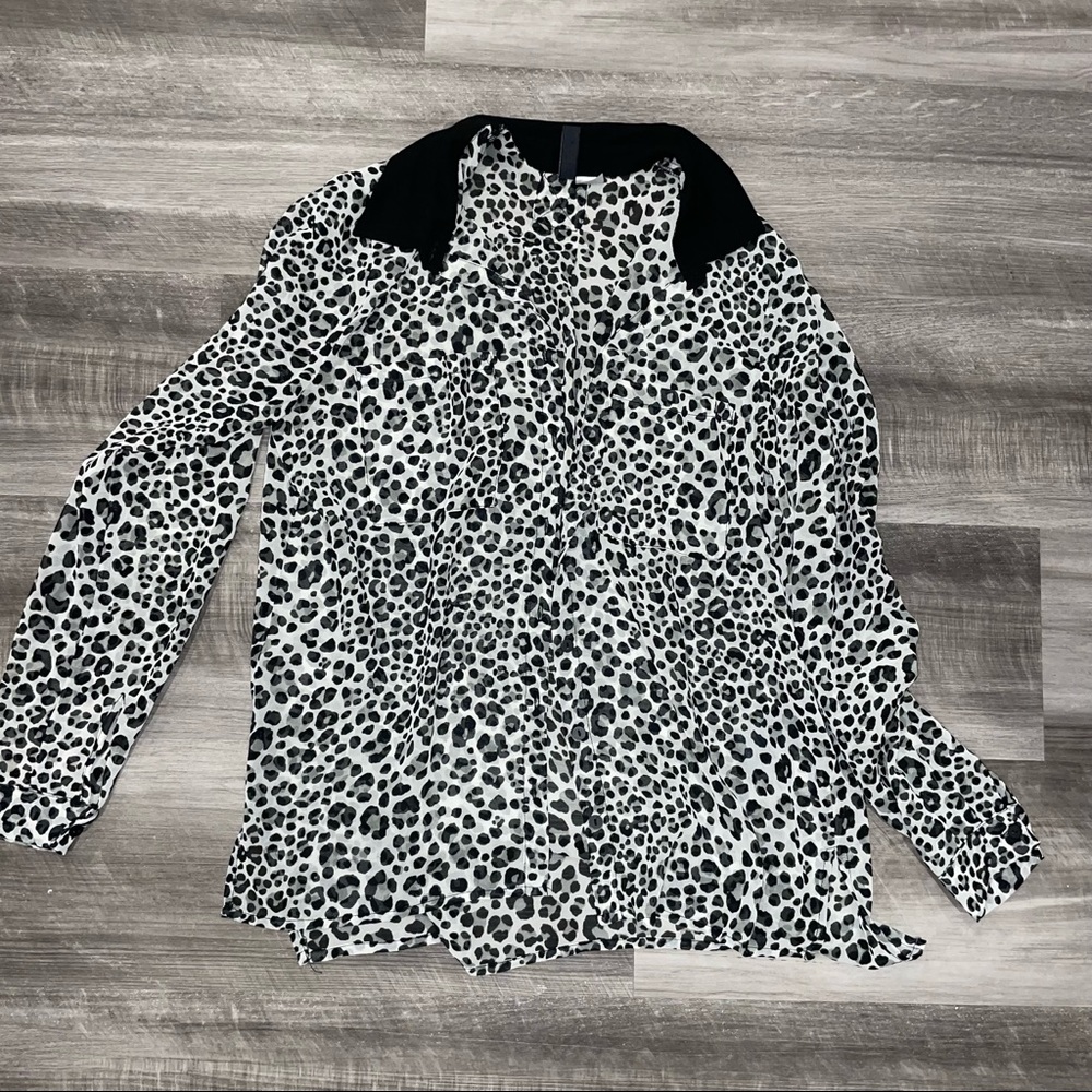 H&M Leopard black white blouse